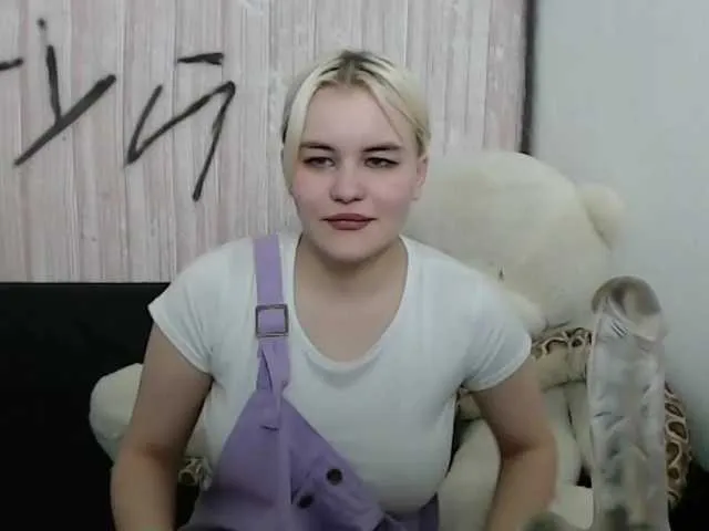 Live sex webcam photo for Model07 #272779466