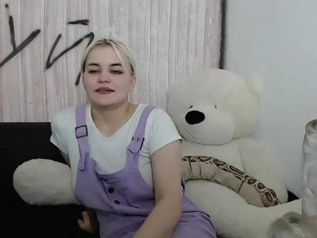 Live sex webcam photo for Model07 #272782968