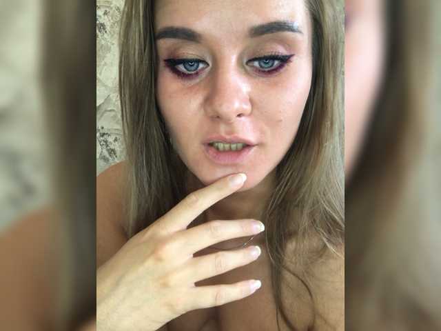 Live sex webcam photo for Model2021 #276137178