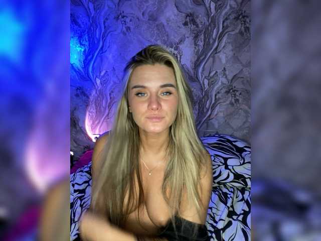 Live sex webcam photo for Model2021 #277302915