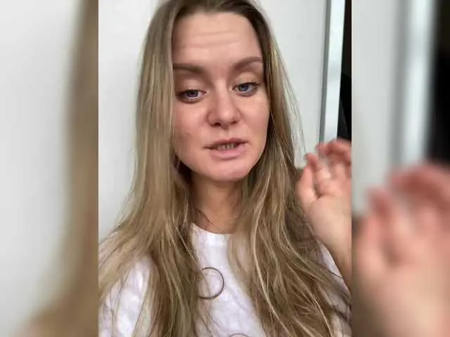 Live sex webcam photo for Model2021 #279334730