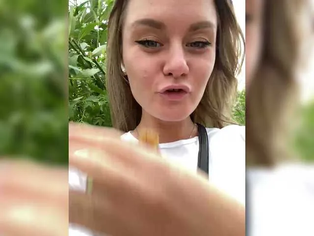 Live sex webcam photo for Model2021 #286197759