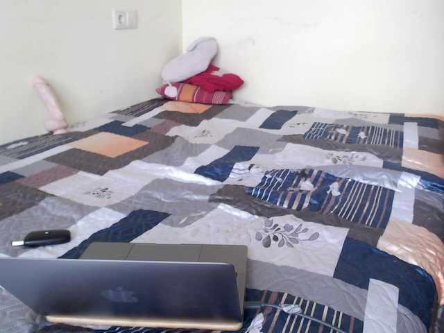 Live sex webcam photo for Model555 #272398178