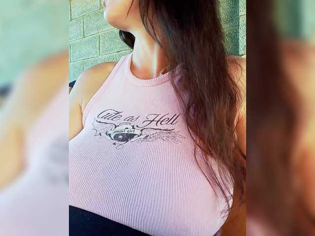 Live sex webcam photo for Model555 #289175316