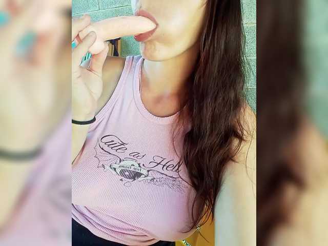 Live sex webcam photo for Model555 #289499410