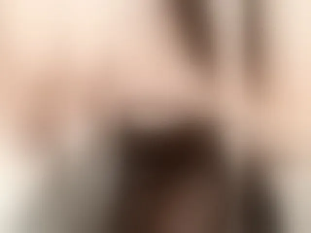 Live sex webcam photo for Model555 #293237128