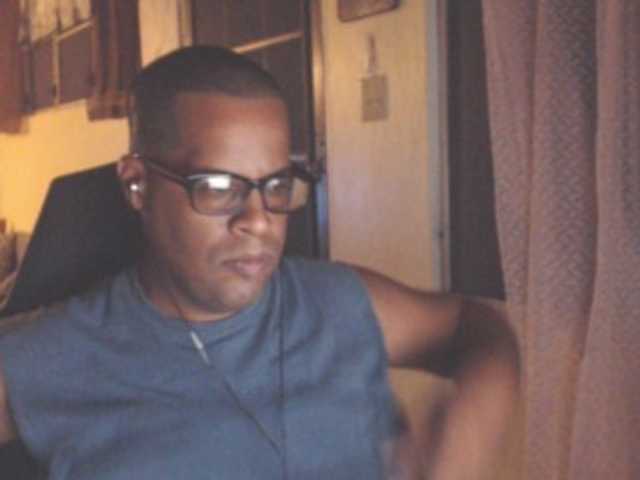 Live sex webcam photo for Modesto-1 #291916224