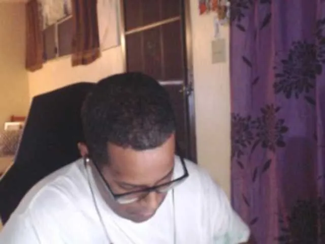 Live sex webcam photo for Modesto-1 #292303837