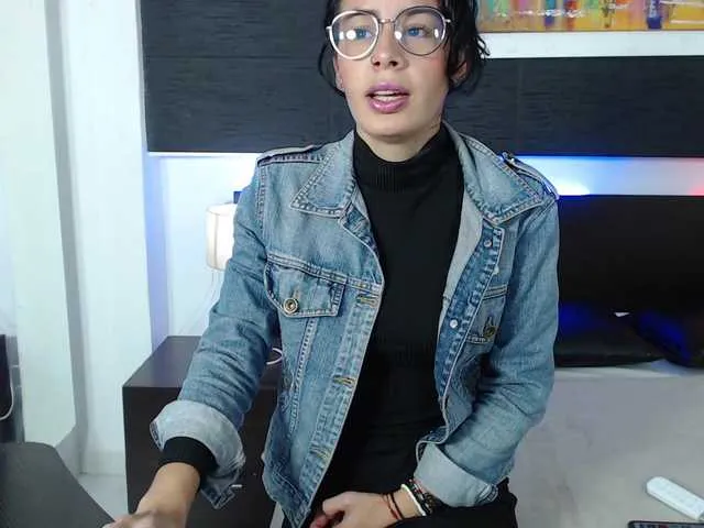 Live sex webcam photo for MoganMatthews #275589351