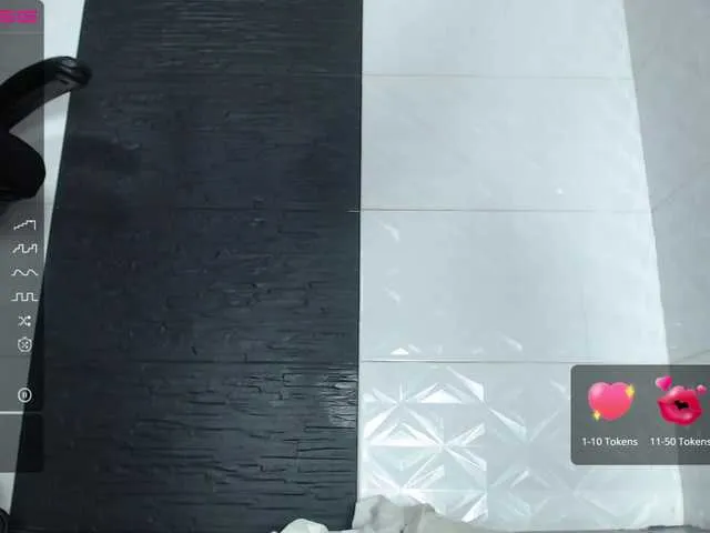 Live sex webcam photo for MoganMatthews #275656944