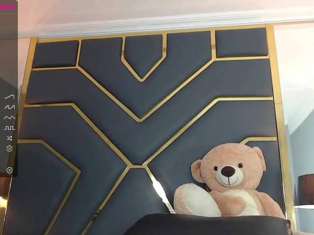 Live sex webcam photo for MoganMatthews #276051380