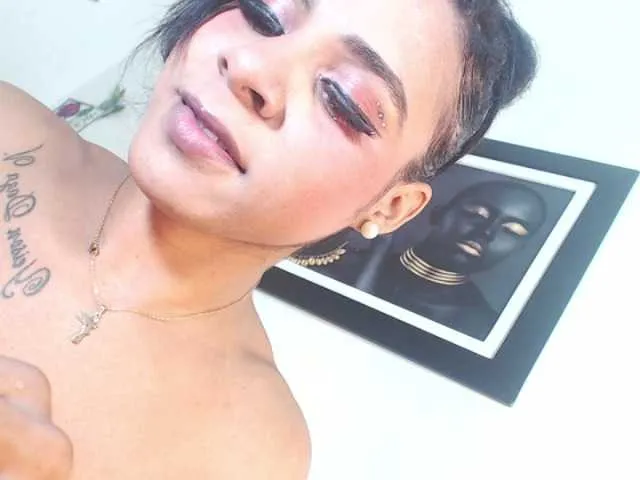 Live sex webcam photo for Mohana-FoXXX #275799858