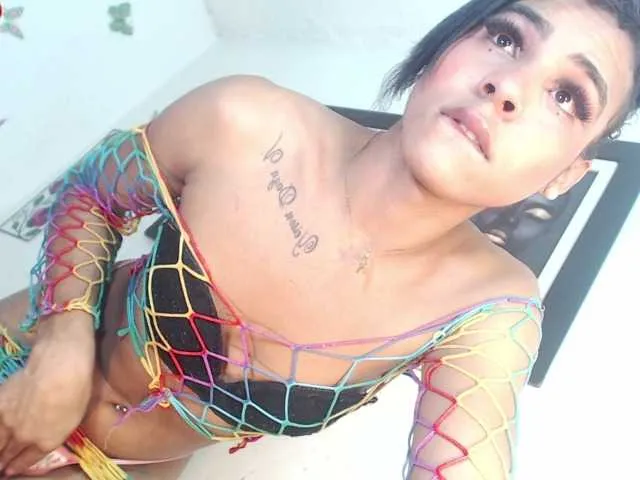 Live sex webcam photo for Mohana-FoXXX #275853806