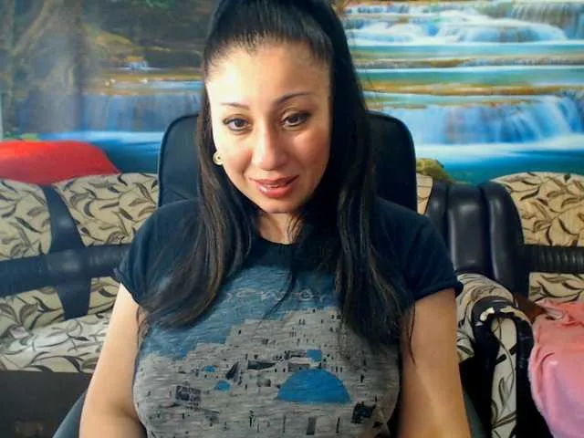 Live sex webcam photo for MoistMady #290975614