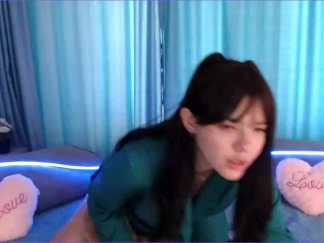 Live sex webcam photo for MokkaSweet #273653152