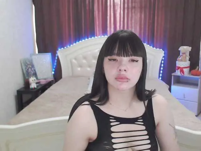 Live sex webcam photo for MokkaSweet #275558233