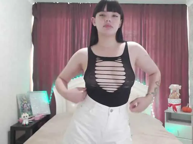 Live sex webcam photo for MokkaSweet #275704567