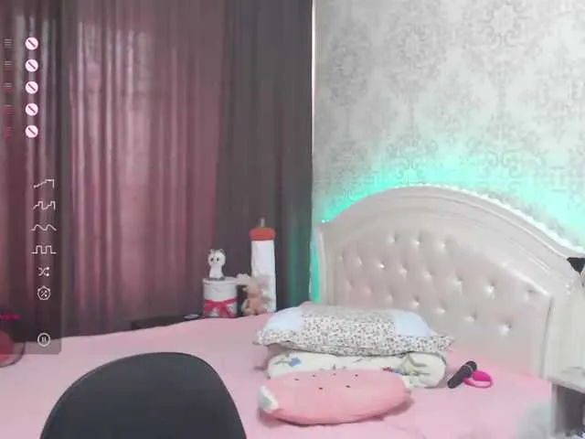 Live sex webcam photo for MokkaSweet #275887224