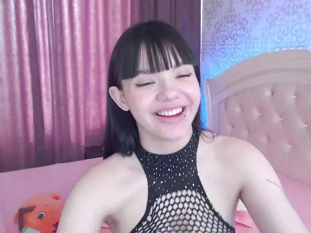 Live sex webcam photo for MokkaSweet #276445214