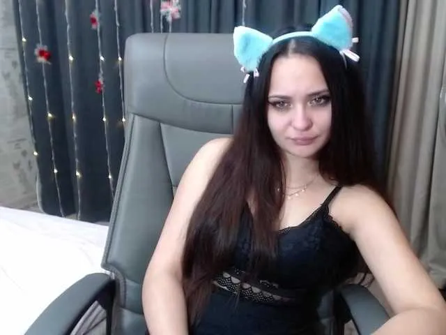 Live sex webcam photo for MokkyCute #271863551