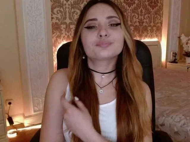 Live sex webcam photo for MokkyCute #273634058