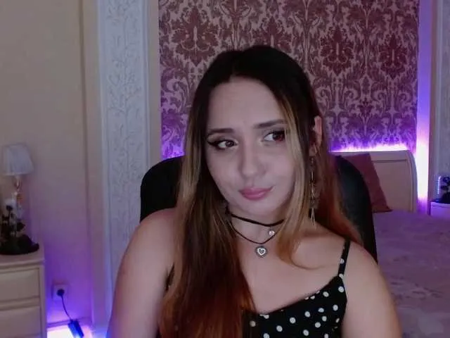 Live sex webcam photo for MokkyCute #273955337