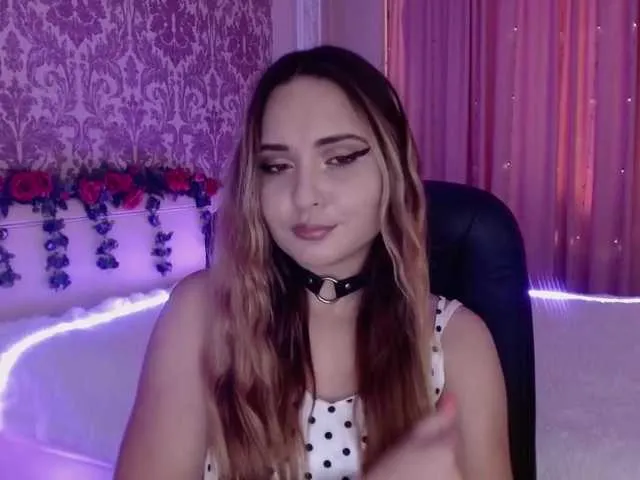 Live sex webcam photo for MokkyCute #274113604