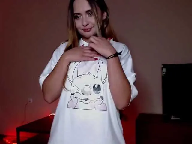 Live sex webcam photo for MokkyCute #274541270