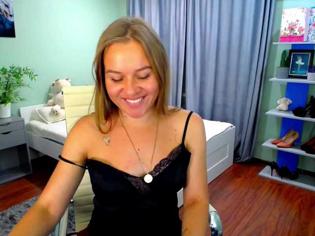 Live sex webcam photo for MoleculeOfLov #273926525