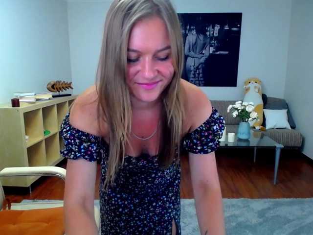 Live sex webcam photo for MoleculeOfLov #274008087