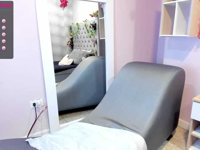 Live sex webcam photo for Molly-Bonnie #272474857