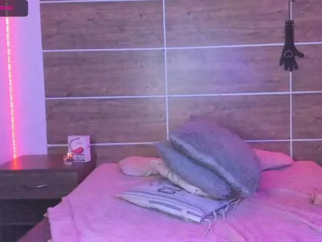 Live sex webcam photo for Molly-Bonnie #272850037