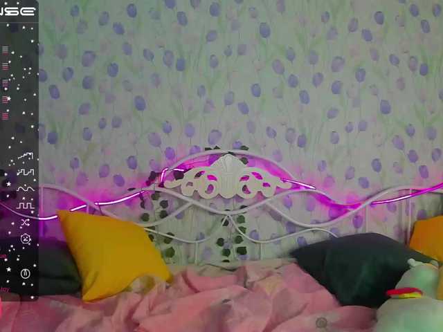 Live sex webcam photo for Molly-Queen #275641828