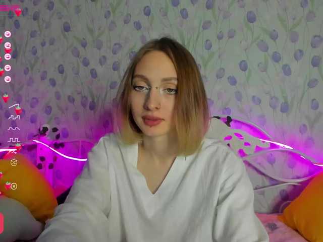 Live sex webcam photo for Molly-Queen #275656984