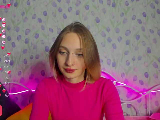 Live sex webcam photo for Molly-Queen #275664763