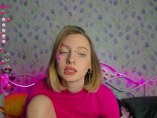 Live sex webcam photo for Molly-Queen #275671308