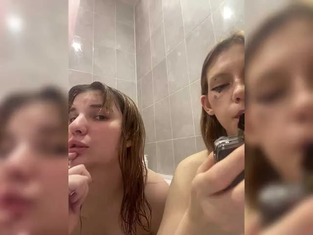 Live sex webcam photo for Molly-and-Ewa #291175623