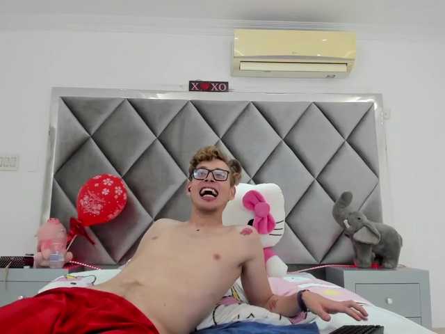 Live sex webcam photo for Molly-and-nic #272691487