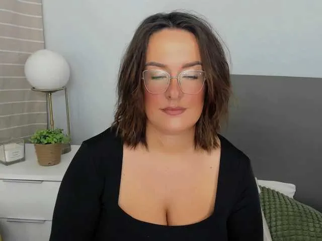 Live sex webcam photo for MollyBeauty #275633183