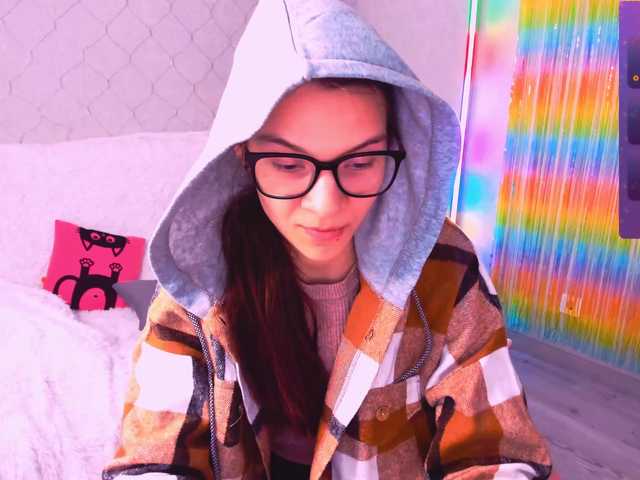Live sex webcam photo for MollyGamer #277213819