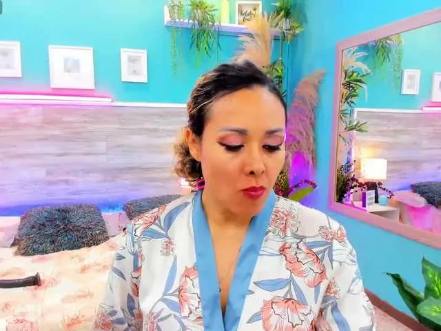 Live sex webcam photo for MollyGlitter2 #277195826