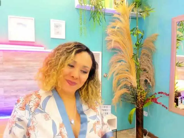 Live sex webcam photo for MollyGlitter2 #277202497