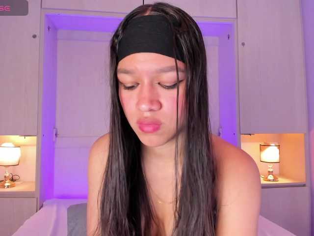 Live sex webcam photo for MollyHazel #290668407