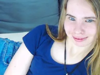 Live sex webcam photo for MollyKit #154574764