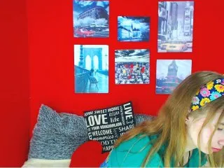Live sex webcam photo for MollyKit #155135195
