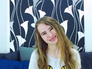 Live sex webcam photo for MollyKit #155791402