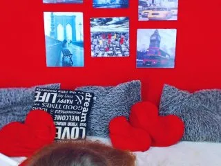 Live sex webcam photo for MollyKit #158826180