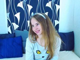 Live sex webcam photo for MollyKit #159138275