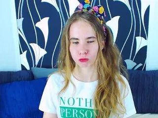 Live sex webcam photo for MollyKit #160512217