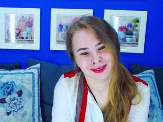 Live sex webcam photo for MollyKit #163685090